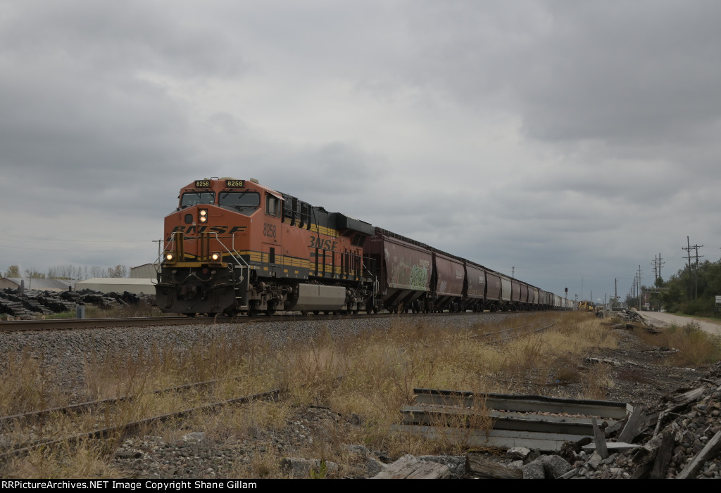 BNSF 8258